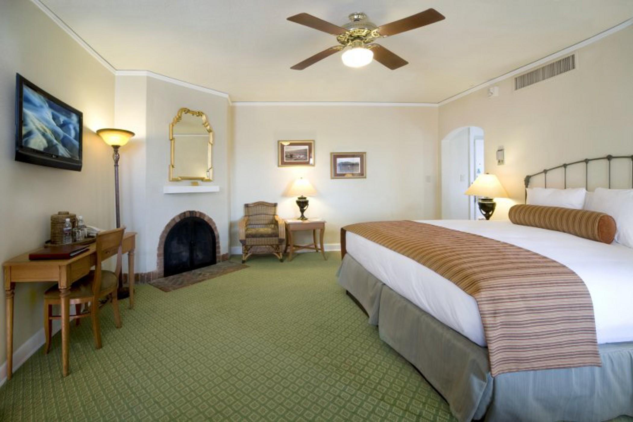 The Inn At Indian Village Eksteriør billede A guest room at the Lodge at Santa Fe