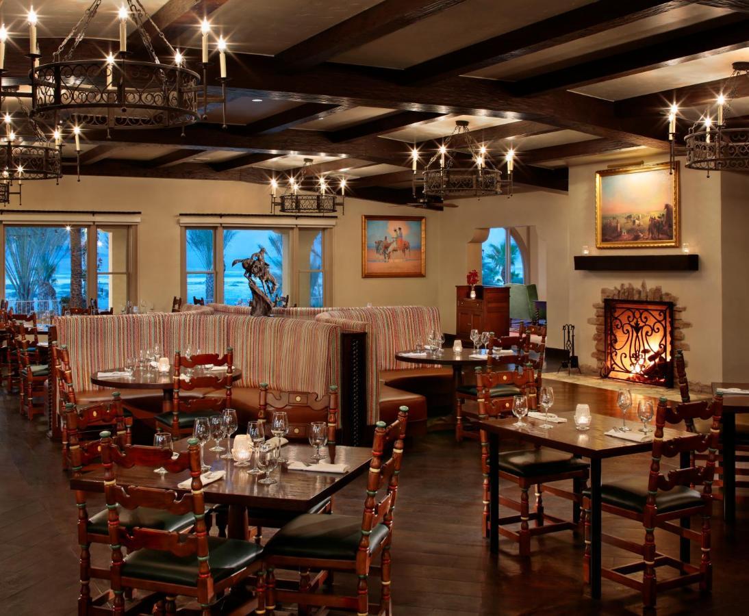 The Inn At Indian Village Eksteriør billede Interior of the restaurant